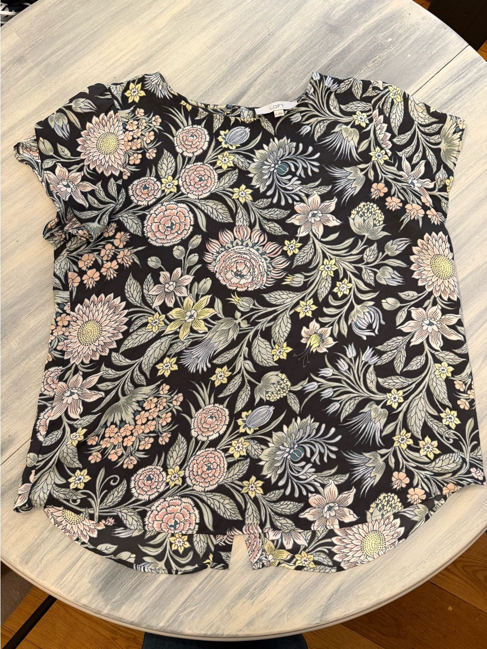Loft Floral Button Back Split Cap Sleeve Top XL